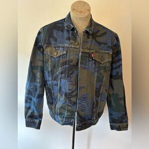 Levi’s Trucker Big E Premium Denim Camouflage Jacket. Size Lg. Excellent cond.